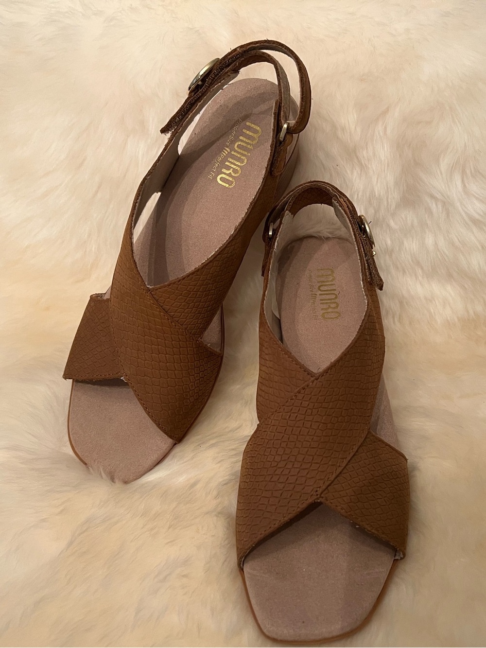 Munro Tan Brown Crisscross Leather Slingback Sandals
